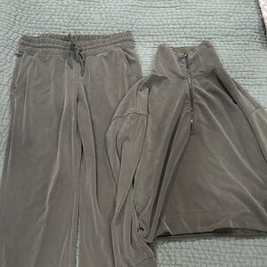Athleta Women's Olive green seasoft Track Pants and half zip Set. Size small